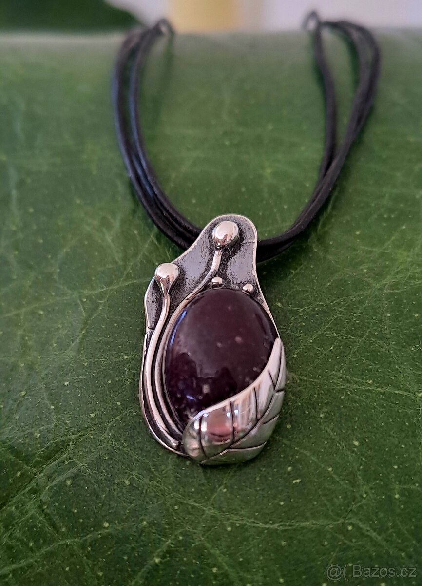 Stříbrný náhrdelník