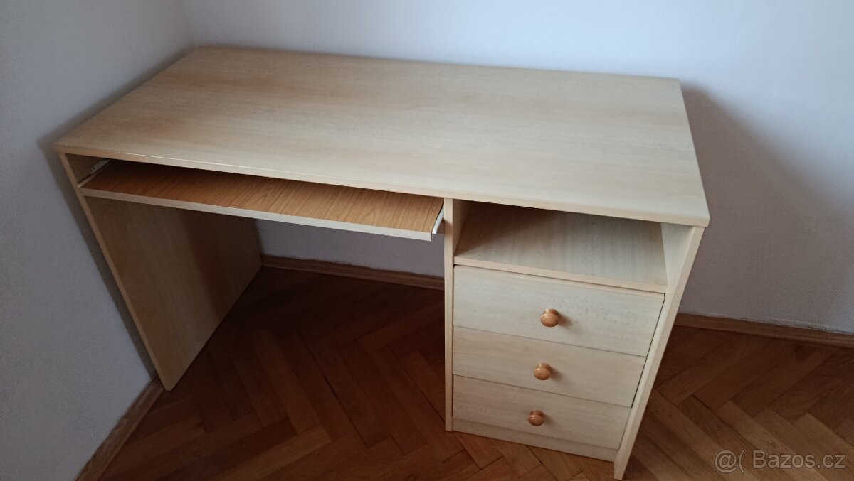 Psací stůl