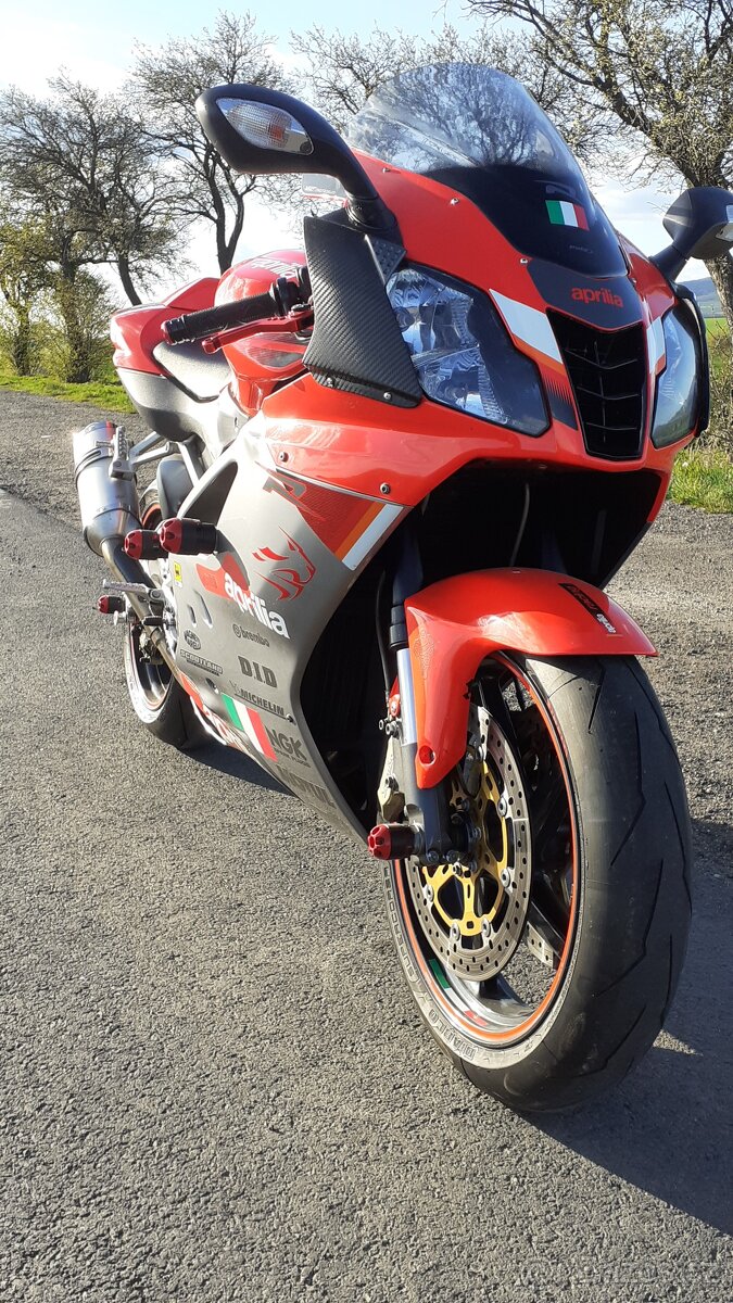Aprilia RSV 1000 R