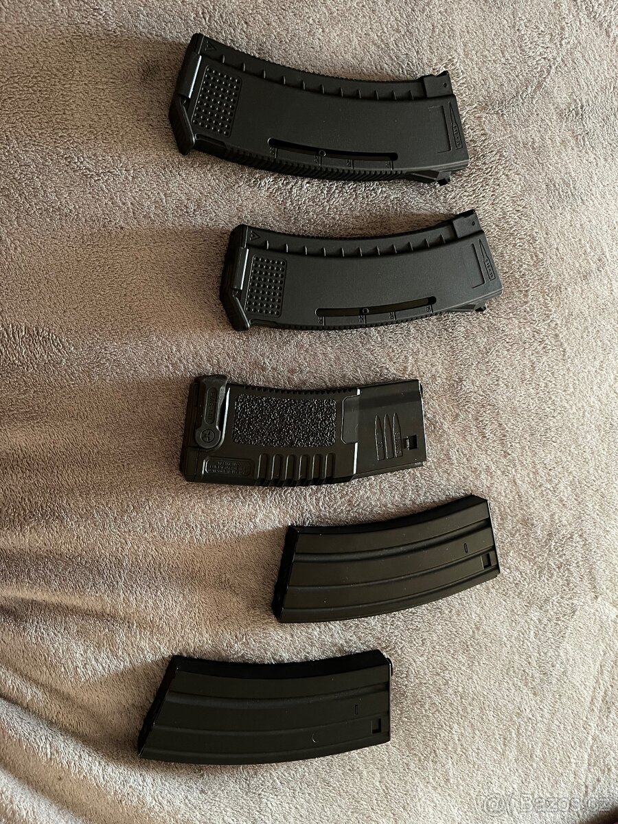 Airsoft zásobníky m4 a ak