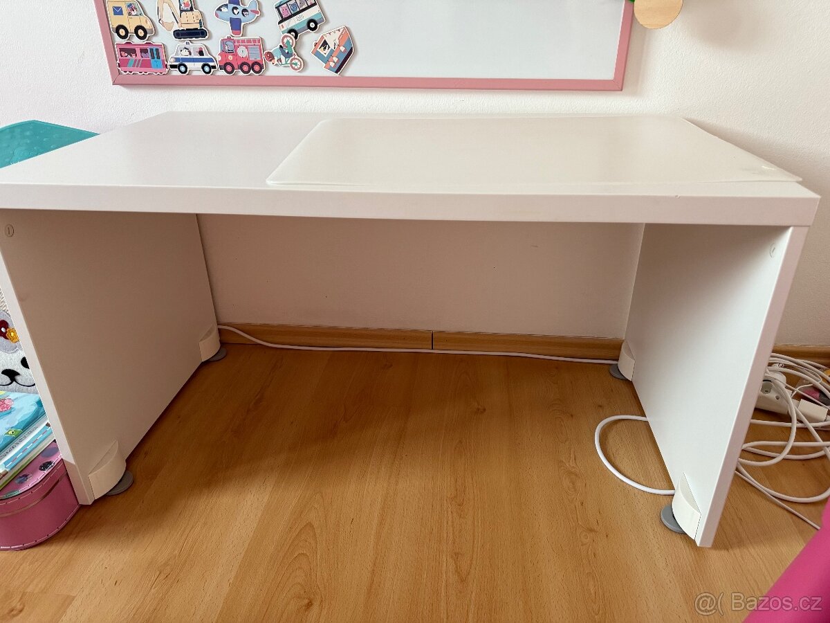 Smastad lavice - stůl do dětského pokoje Ikea