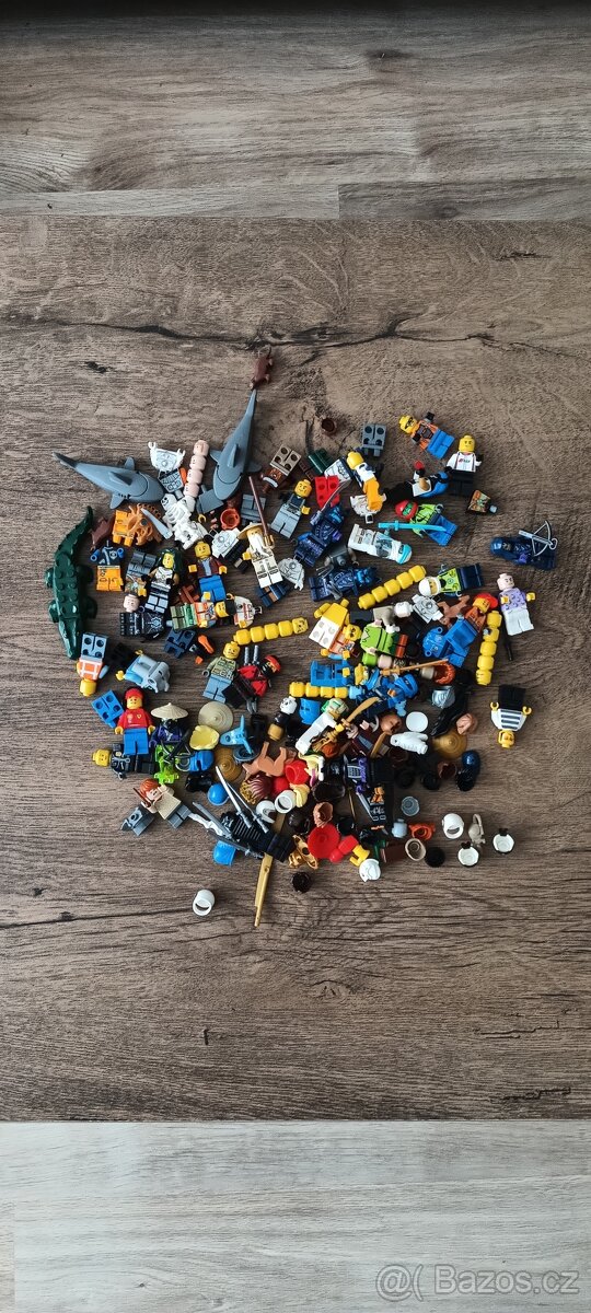 Lego minifigurky mix + přislušenství