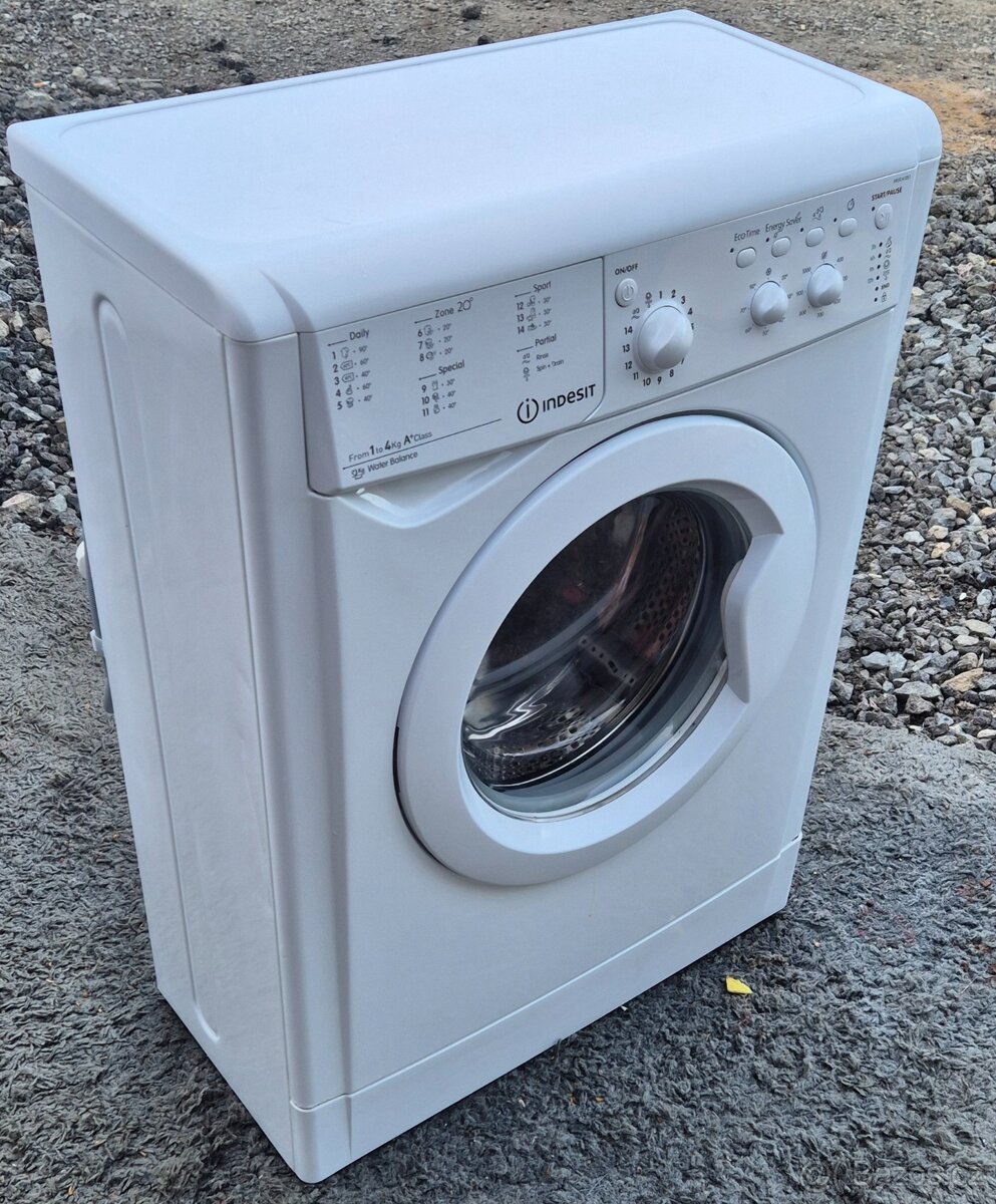 INDESIT HLOUBKA 30 CM ,A +, ZÁRUKA DOPRAVA INSTALACE