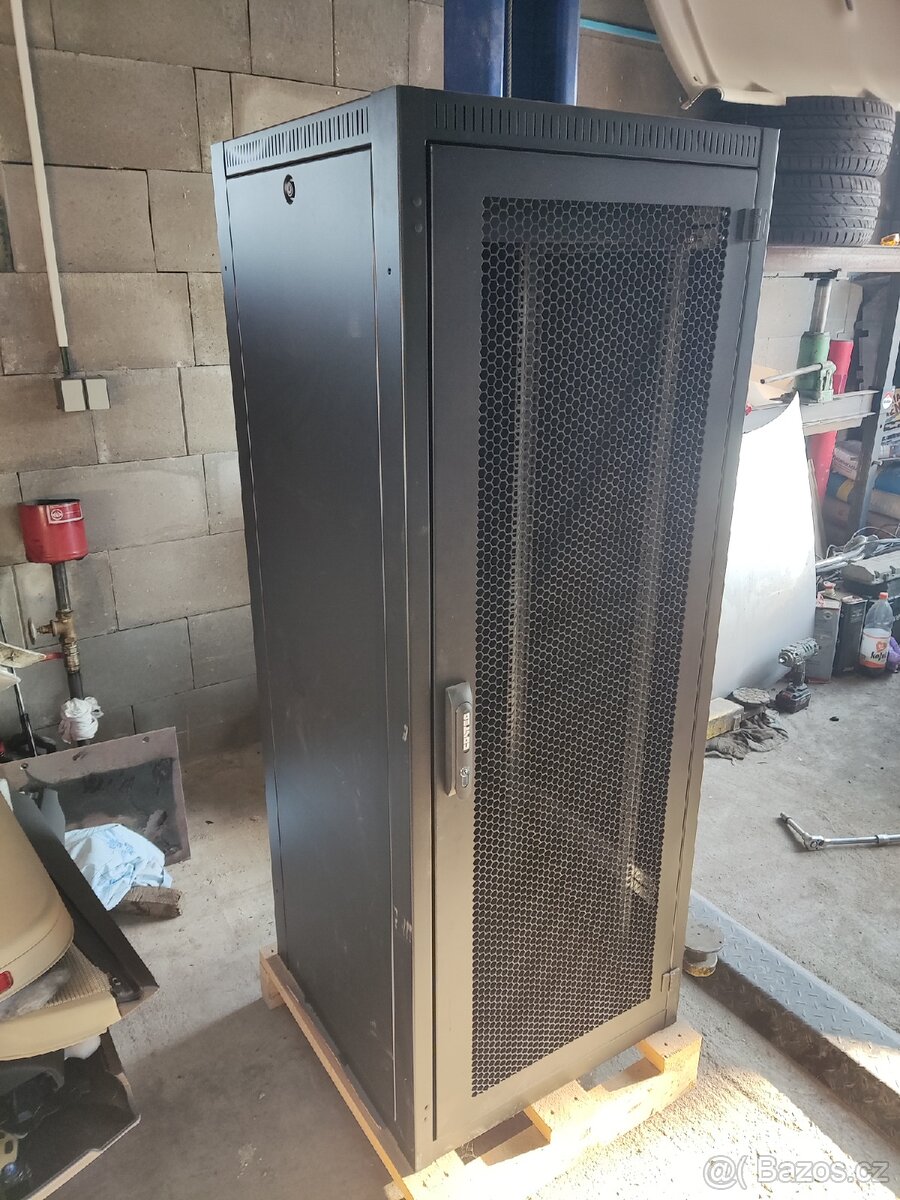 Rack Serverový stojanový rozvaděč CONTEG