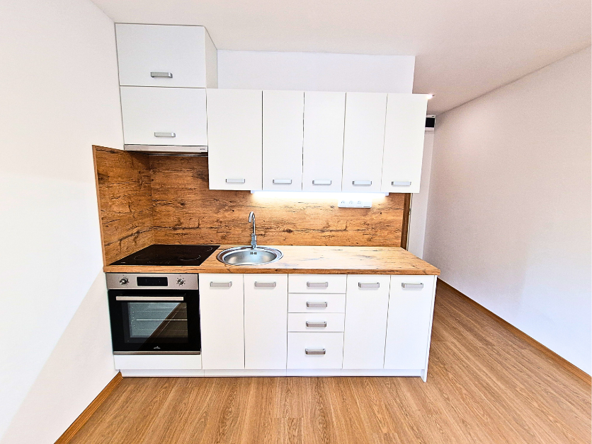 Prodej bytu 1+kk 21 m² Jaselská, Tábor