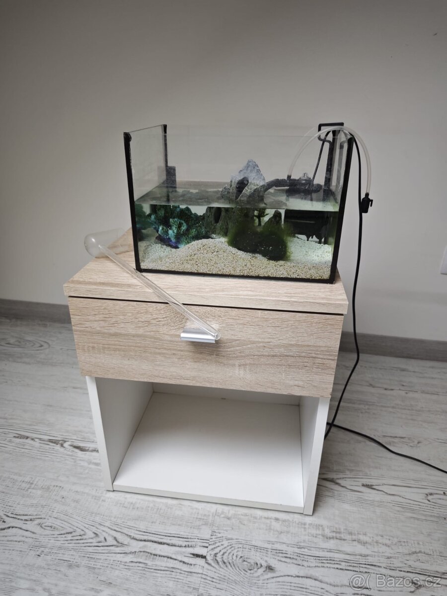 Noční stolek, stolek pod Tv, skříňka