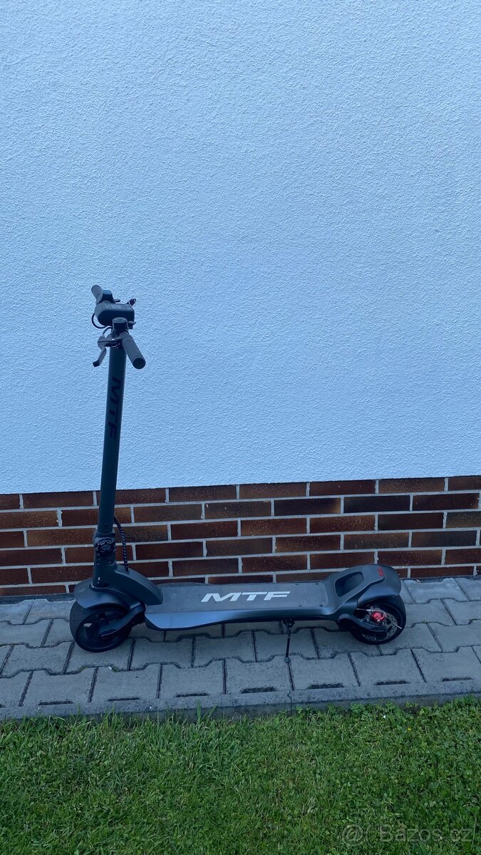 Elektrická koloběžka MTF MAX 1