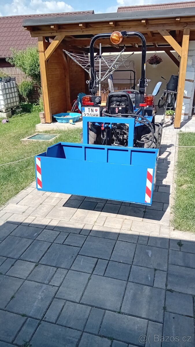 Transportní box hydraulicky sklápateľný za malotraktor