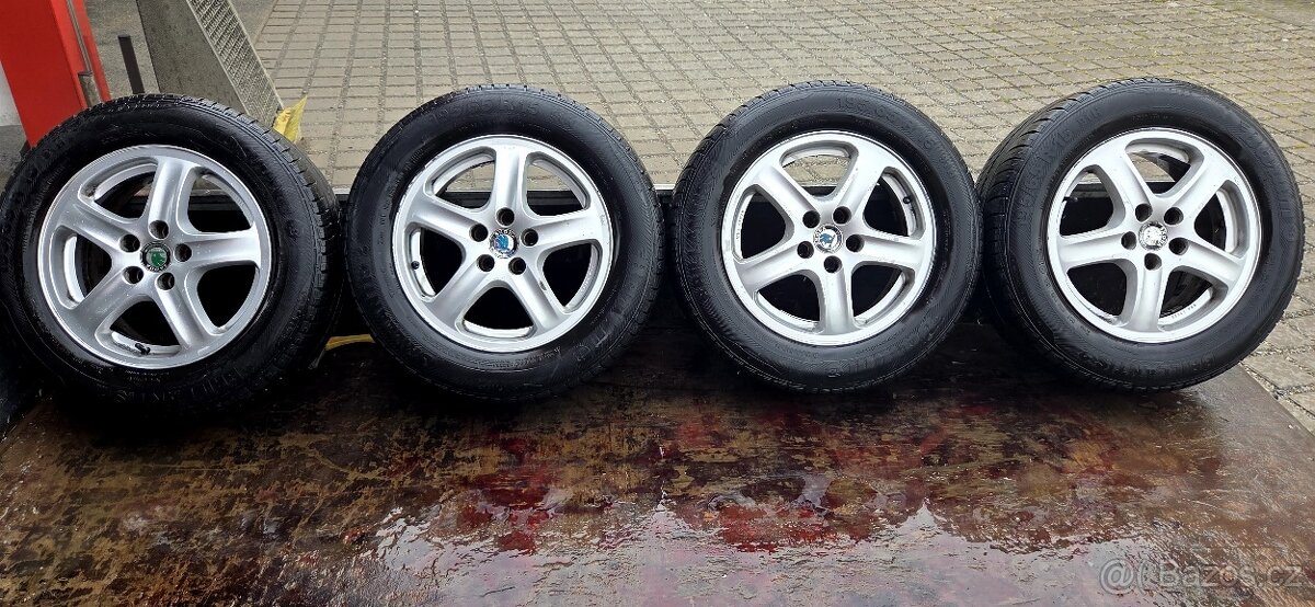 Škoda Octavia Barum 195/65 R15 na litých discích