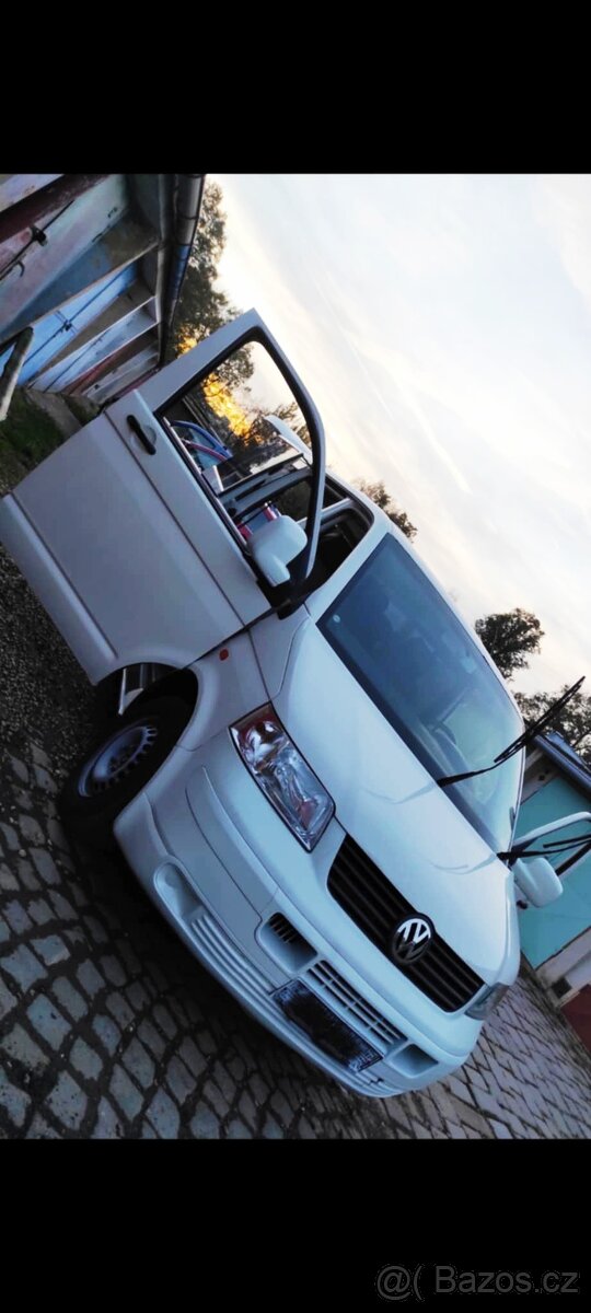 VW Transporter T5 long 9 míst