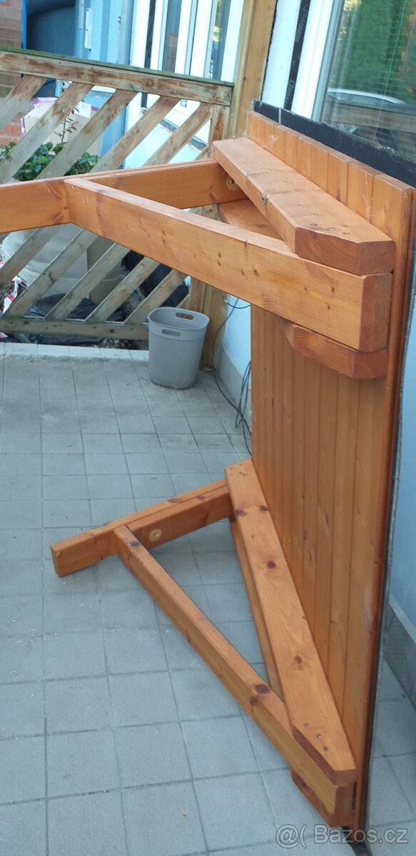 Použitá Dřevěná vstupní stříška