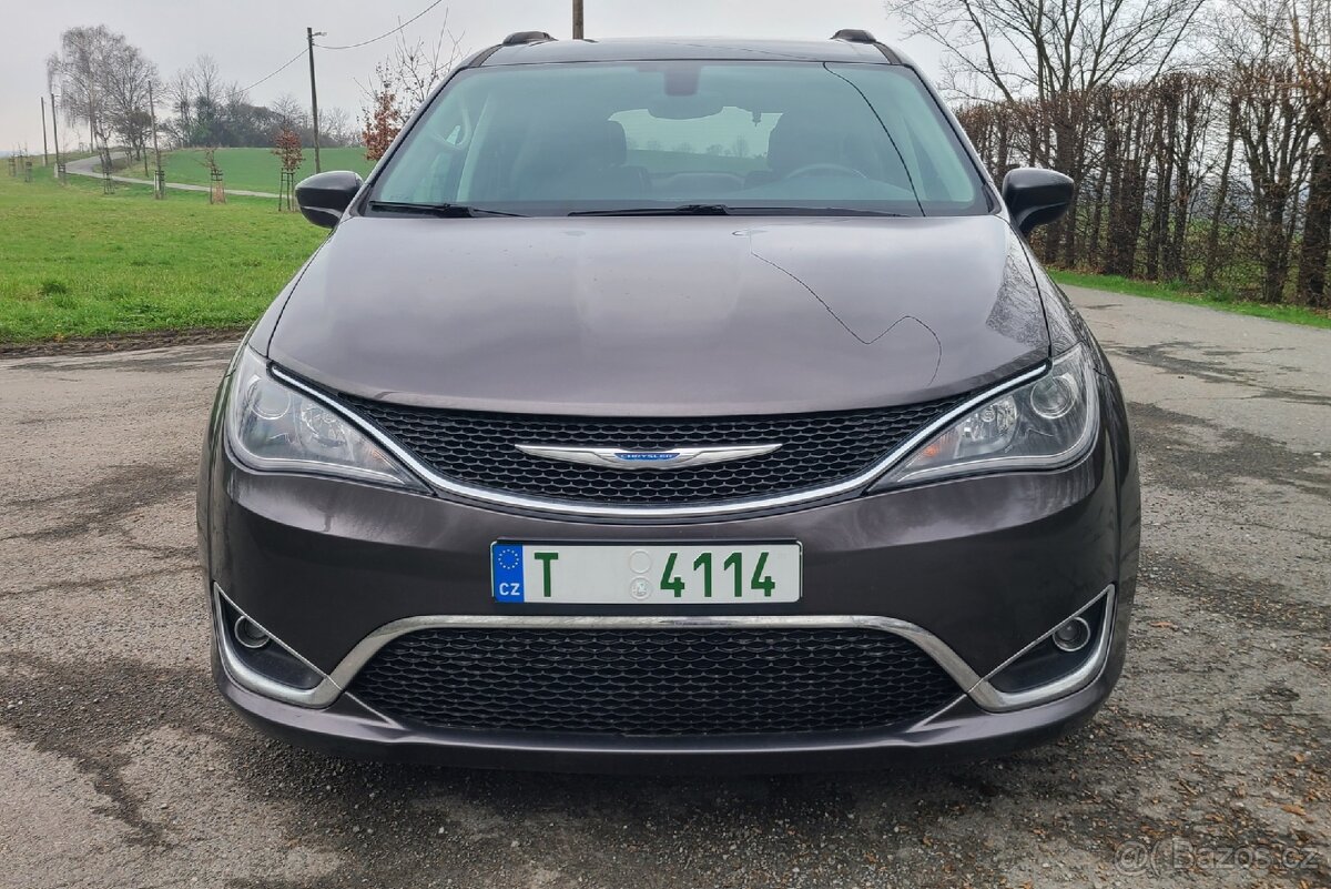 Chrysler Pacifica Touring L