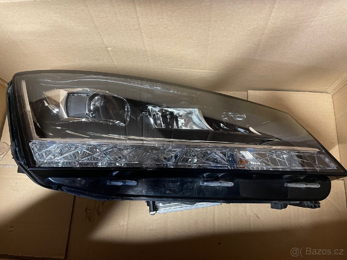 Přední pravý full LED světlomet Fabia III face 6V1941016F