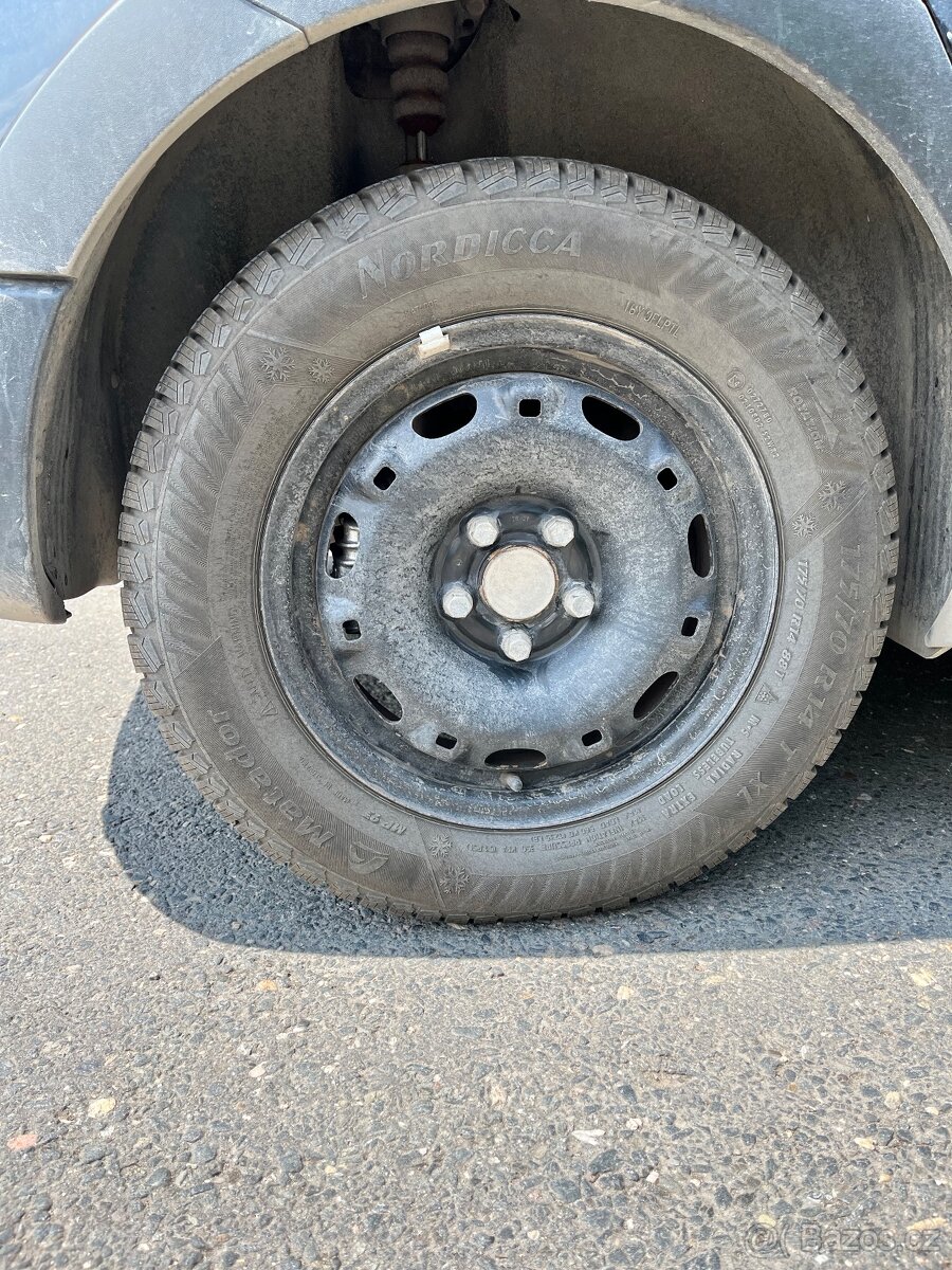 Zimni pneu + plechy 175/70 R14