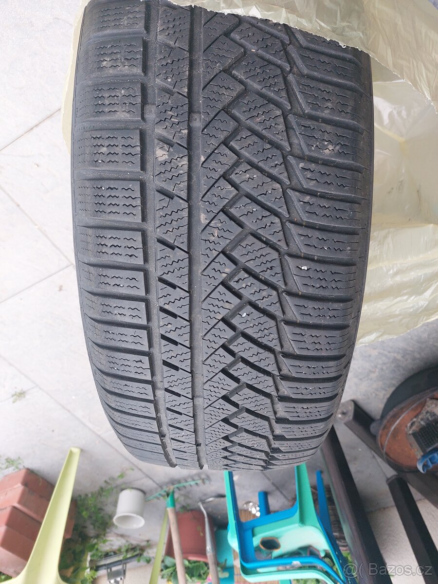 Dvě sady pneumatik 235x55 r17