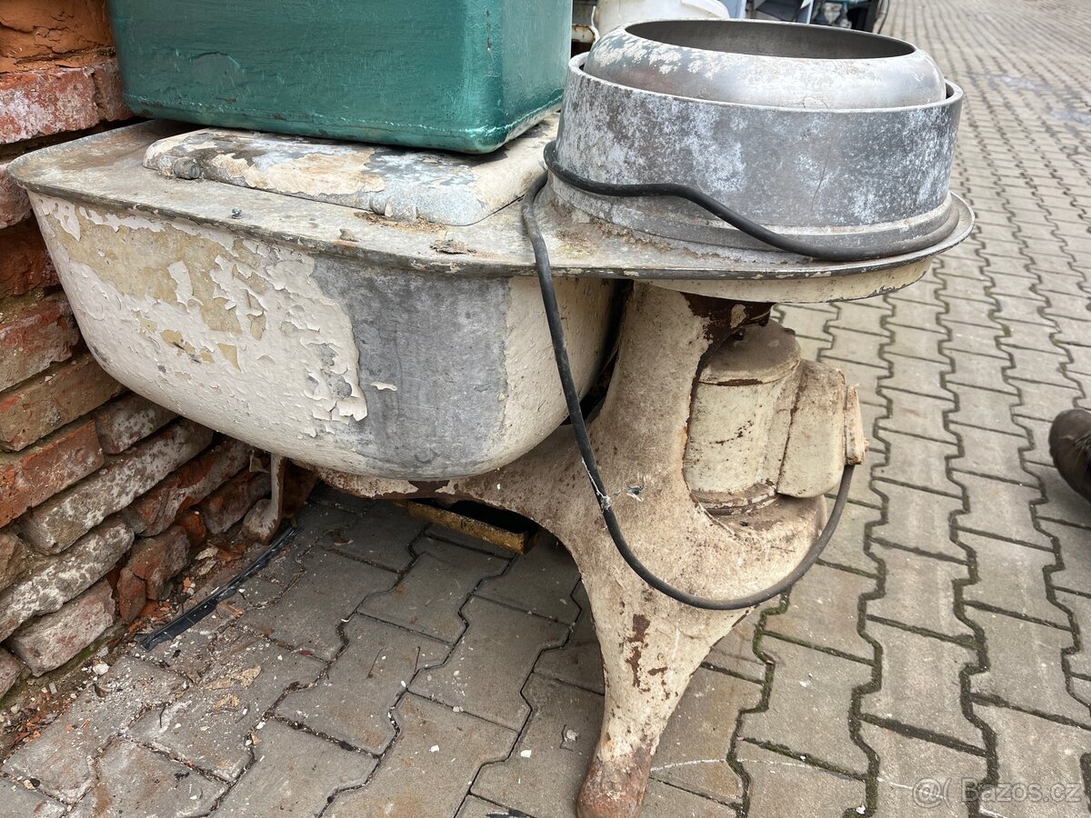 Pračka se ždímačkou