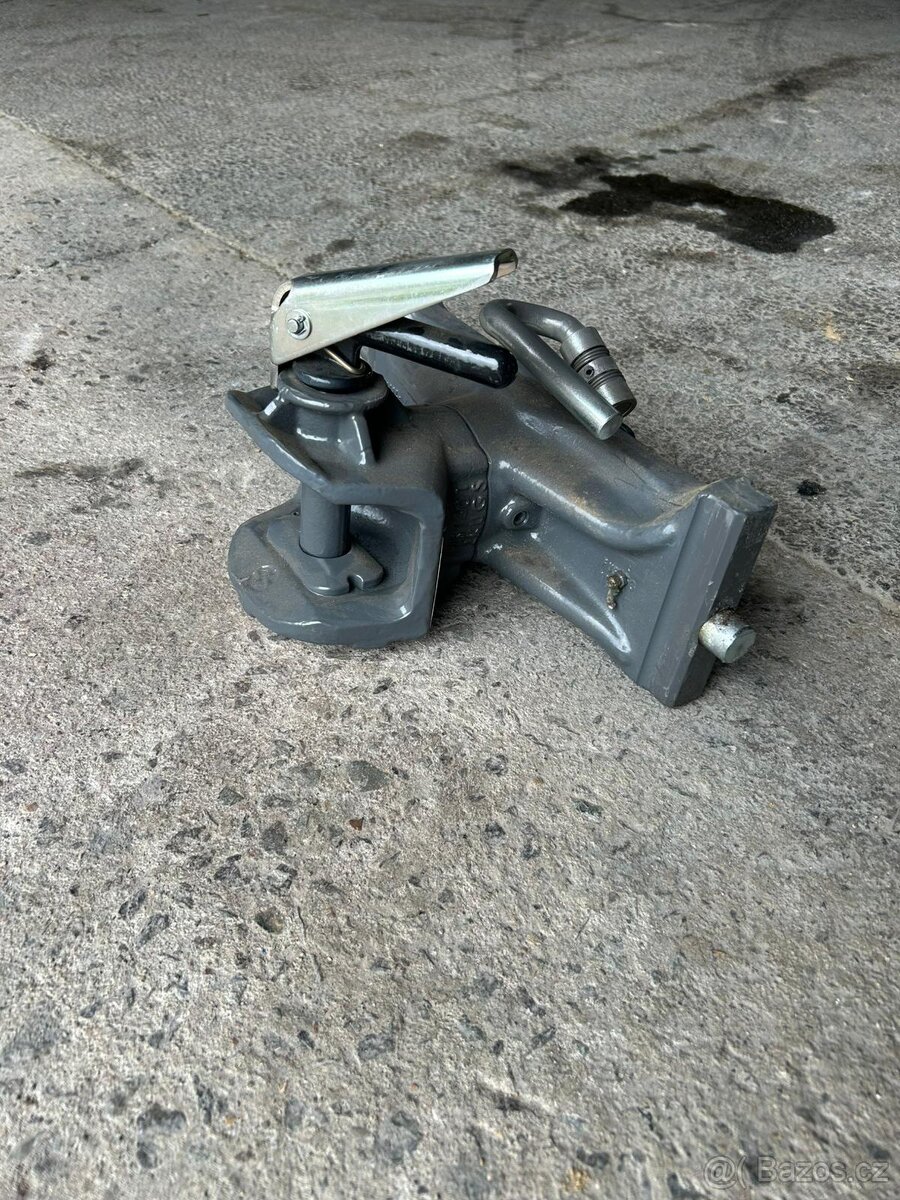 Zavěs na traktor 00009ND