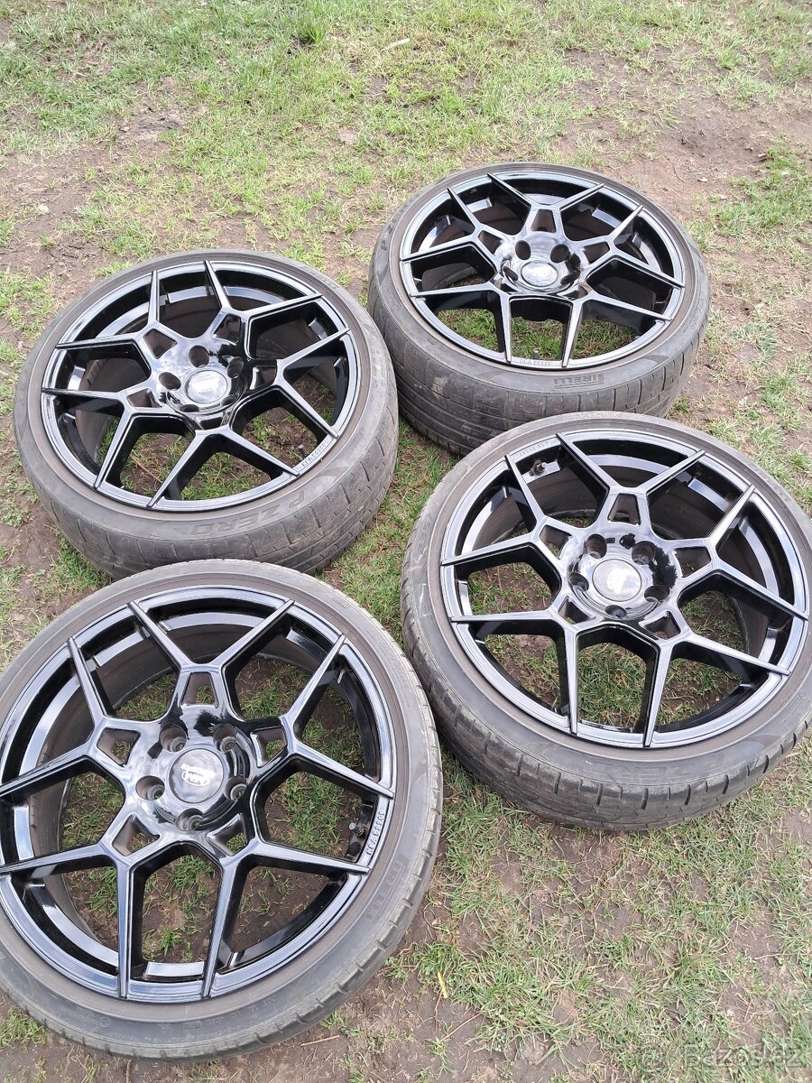Alu MM Concepts 5x114.3 R19 + Pirelli 235/35/19