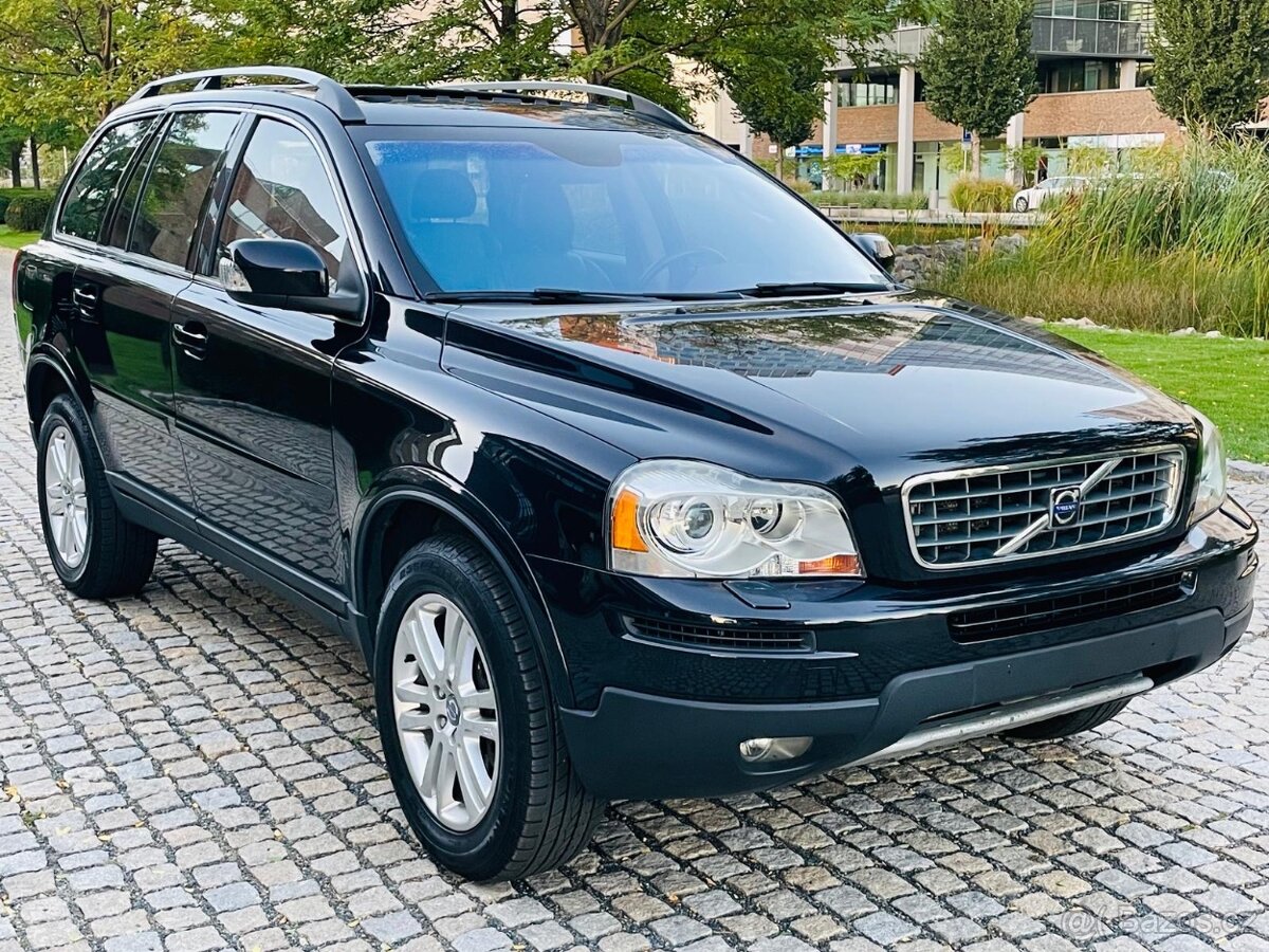 Volvo XC90 2.4 D5 AUTOMAT 1.MAJITEL VÝHŘEV SERVISKA