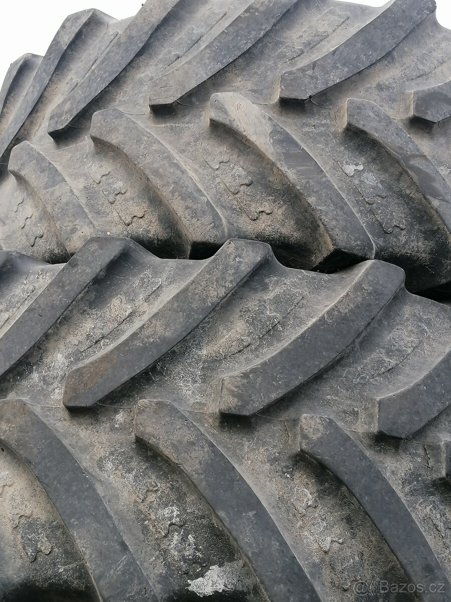 HON 053  Š180 pneu