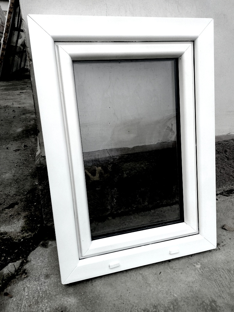 Plastové okno 59 x ,84 cm, doprava