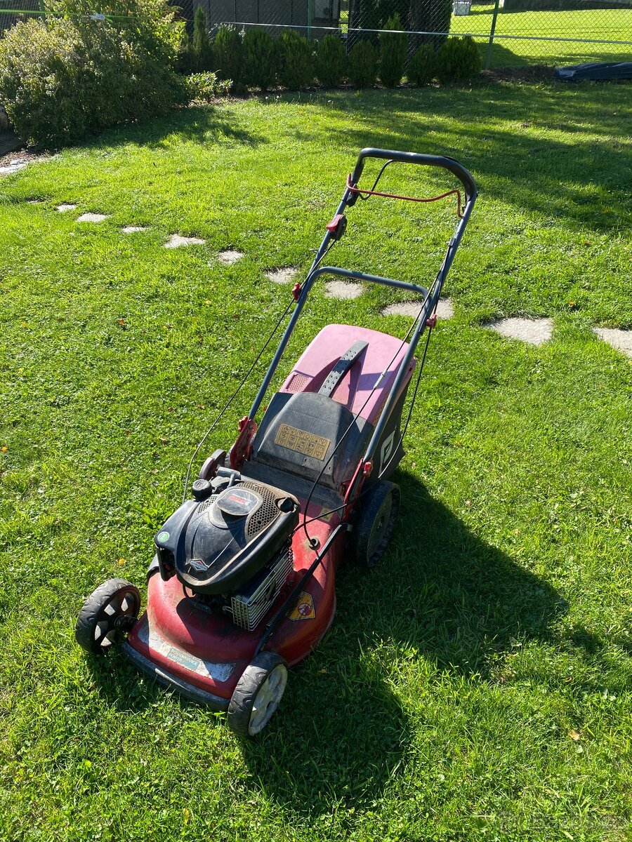 Nefunkční sekačka,