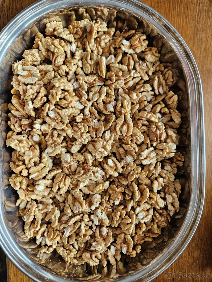 vlašské ořechy vyloupané