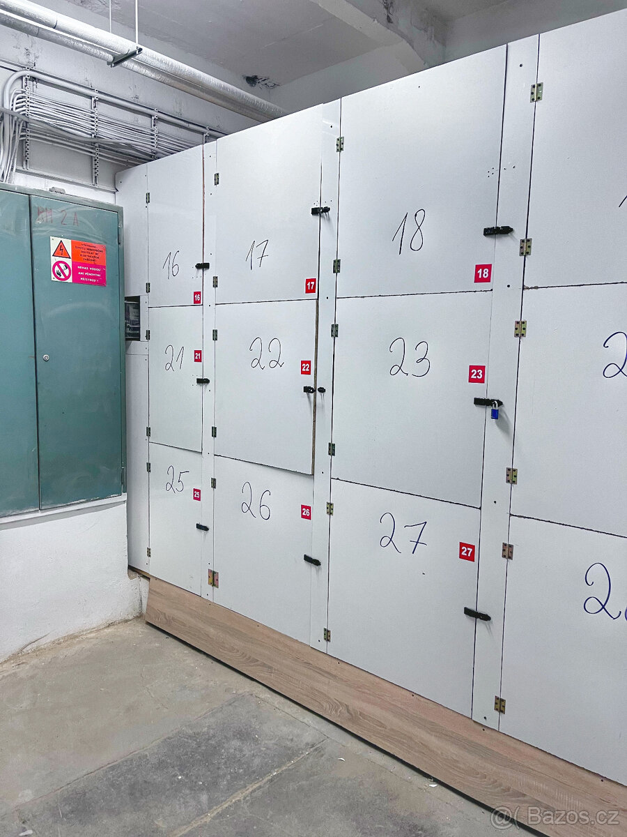 Pronájem zabezpečených skladovacích prostorů a minikójí