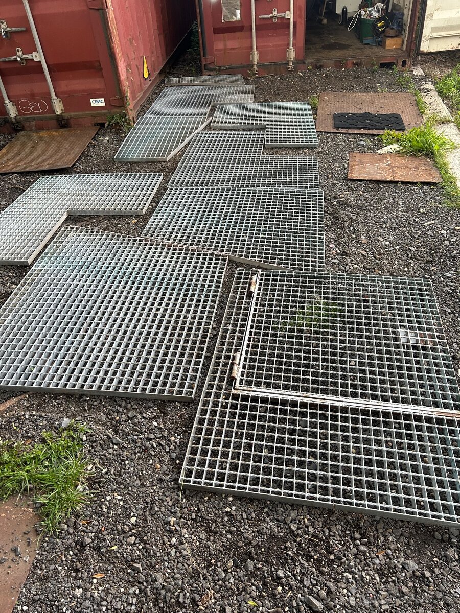 POZINKOVE ROŠTY//Rozne veľkosti//ceny od 500-800kč kus