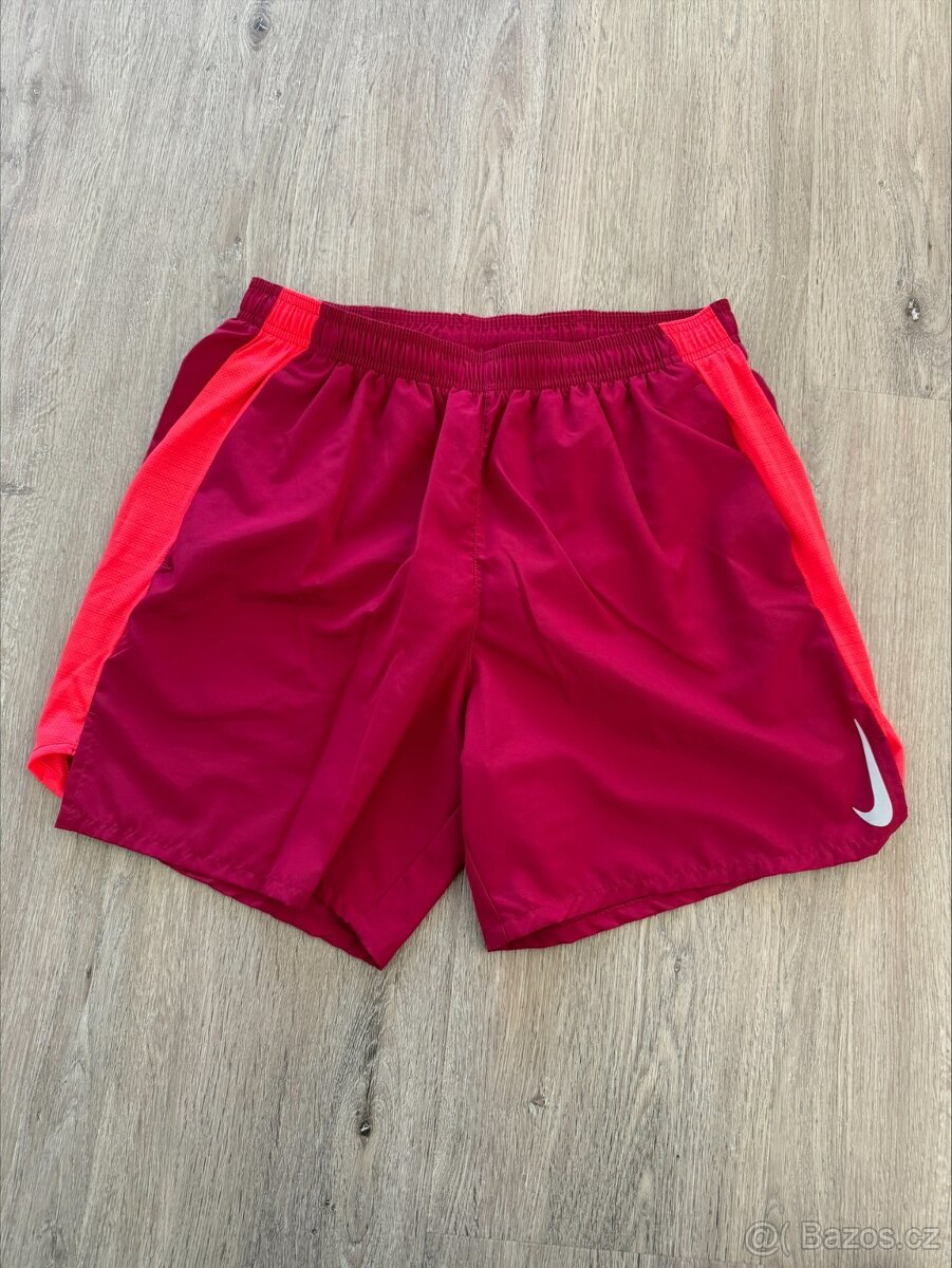 Sportovní kraťasy Nike