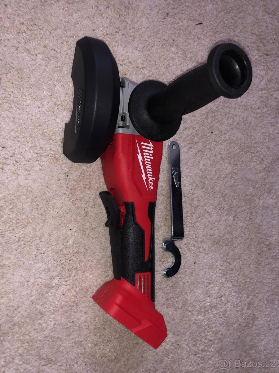 Úhlová bruska milwaukee