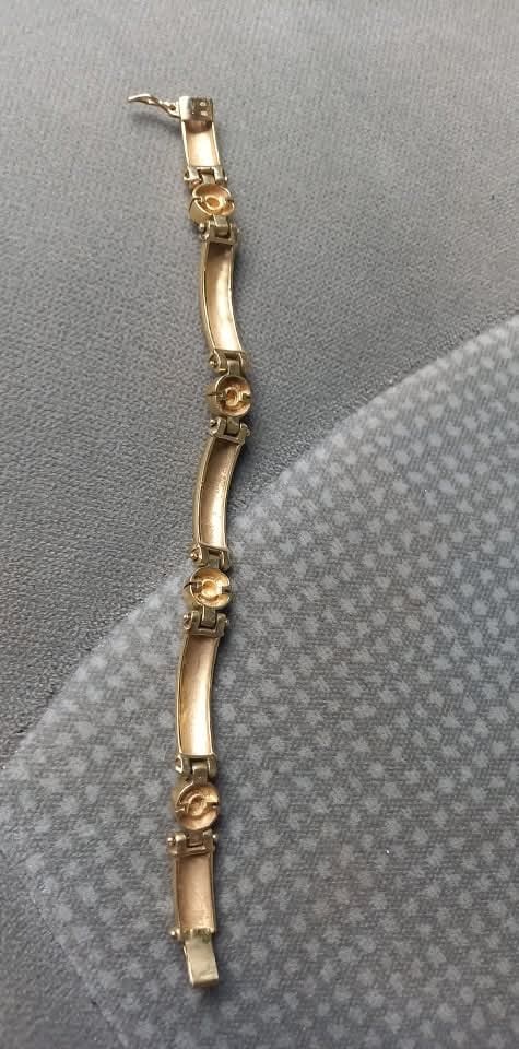 Zlatý náramek Cartier