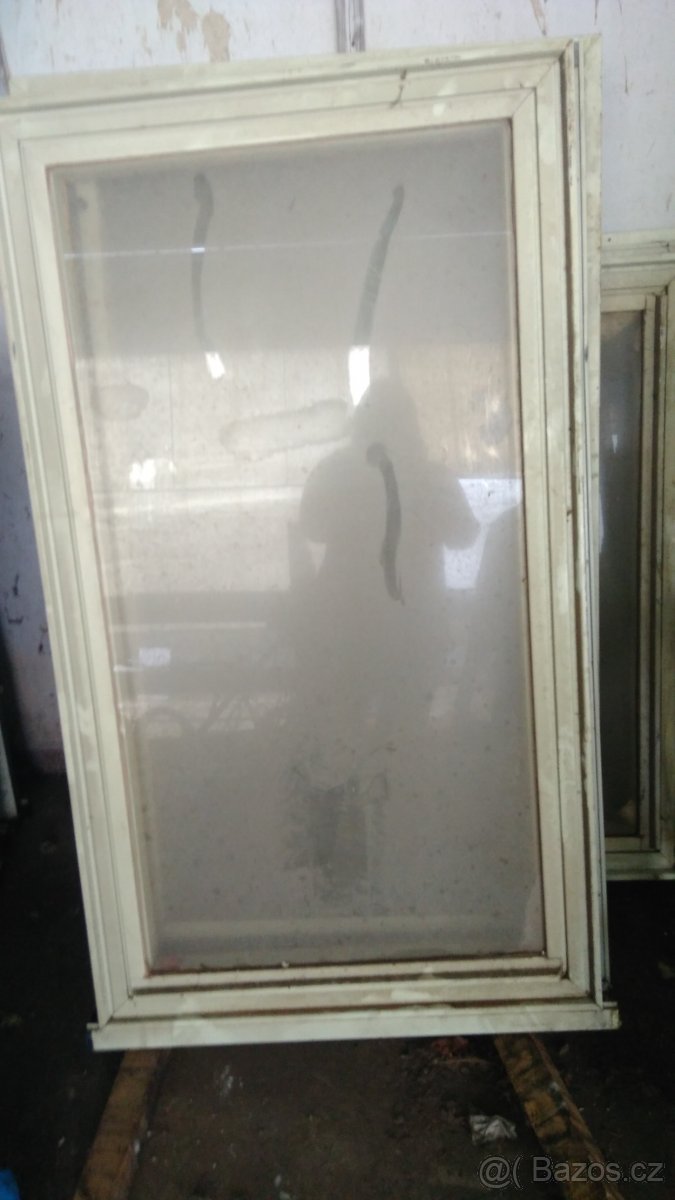 NEPOUŽITÉ PLECHOVÉ OKNA