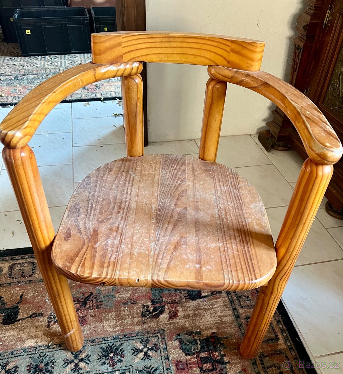 dřevěná židle