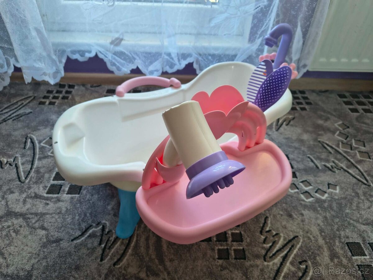 Vanička pro panenky