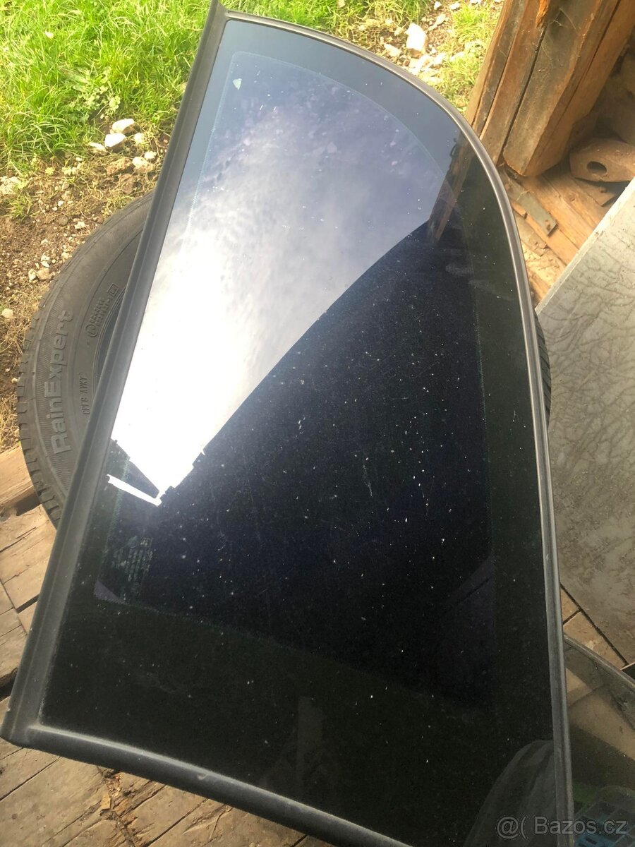 bocni skla kufru Opel Omega Combi