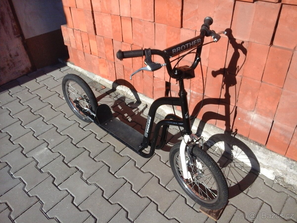 koloběžka Brother černá