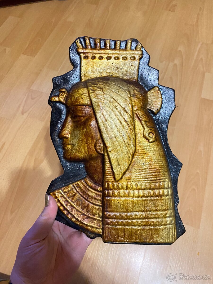 Nástěnná socha na zavěšení