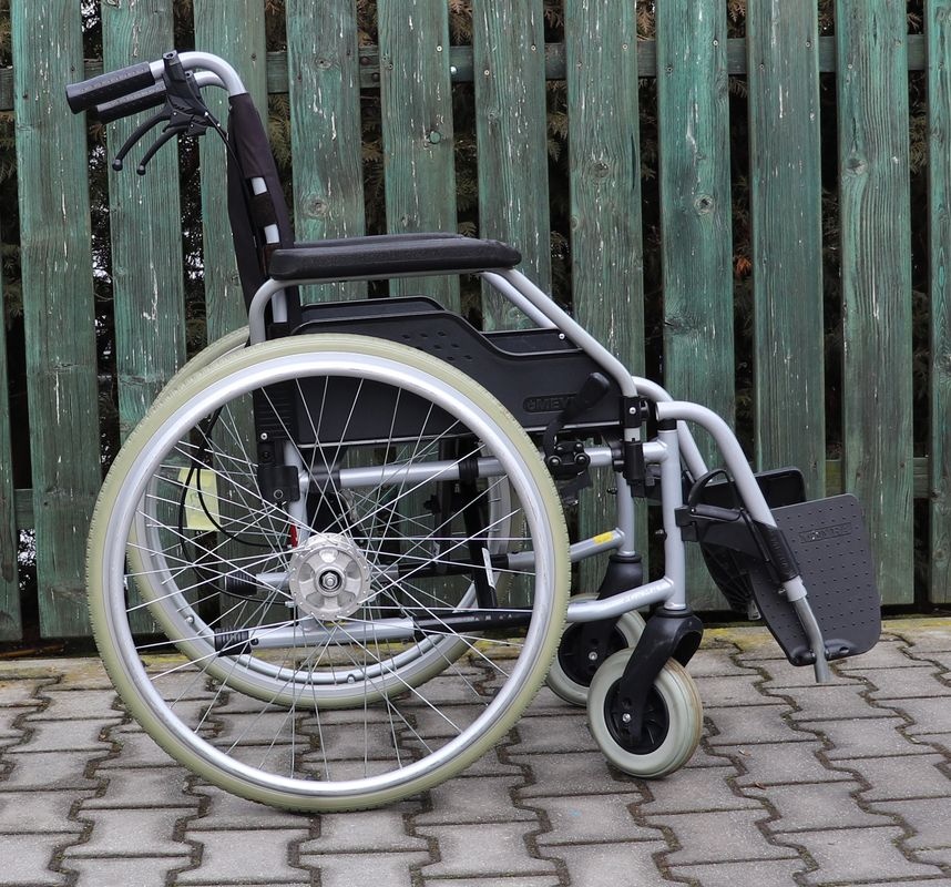 052-Mechanický invalidní vozík Meyra.