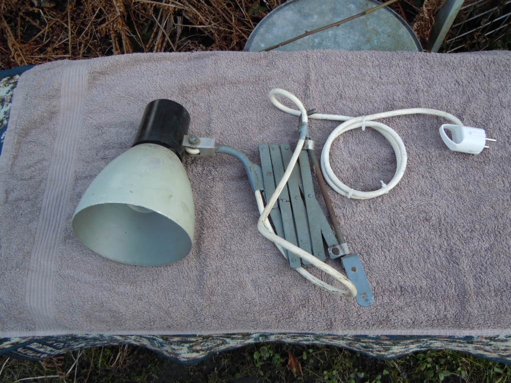 DÍLENSKÁ RETRO LAMPA