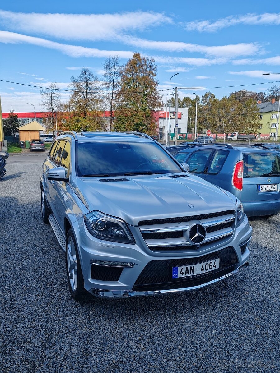 Mercedes-Benz GL GL 400 7 Míst AMG Paket