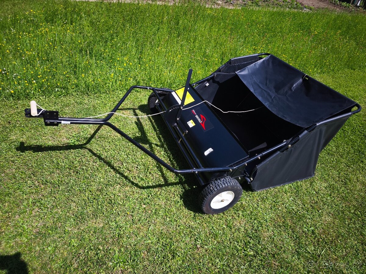 Čistič trávníku (sweeper) - Mountfield