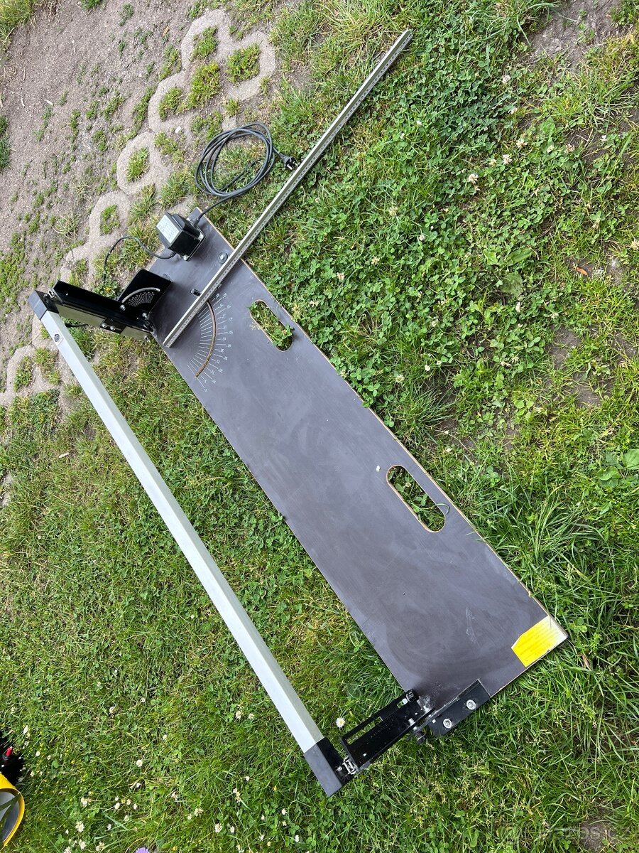 Řezačka polystyrenu Festa - odporová, strunová. Super stav