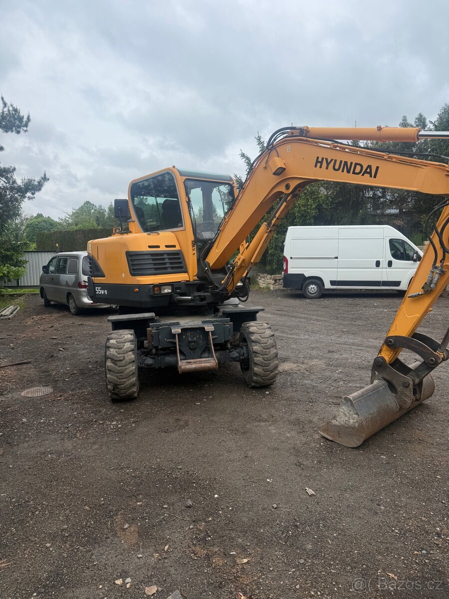 Minibagr Kolový bagr Hyundai 5,5t