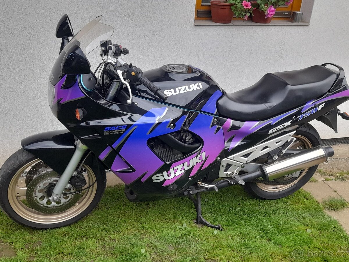 Suzuki GSX 750 F