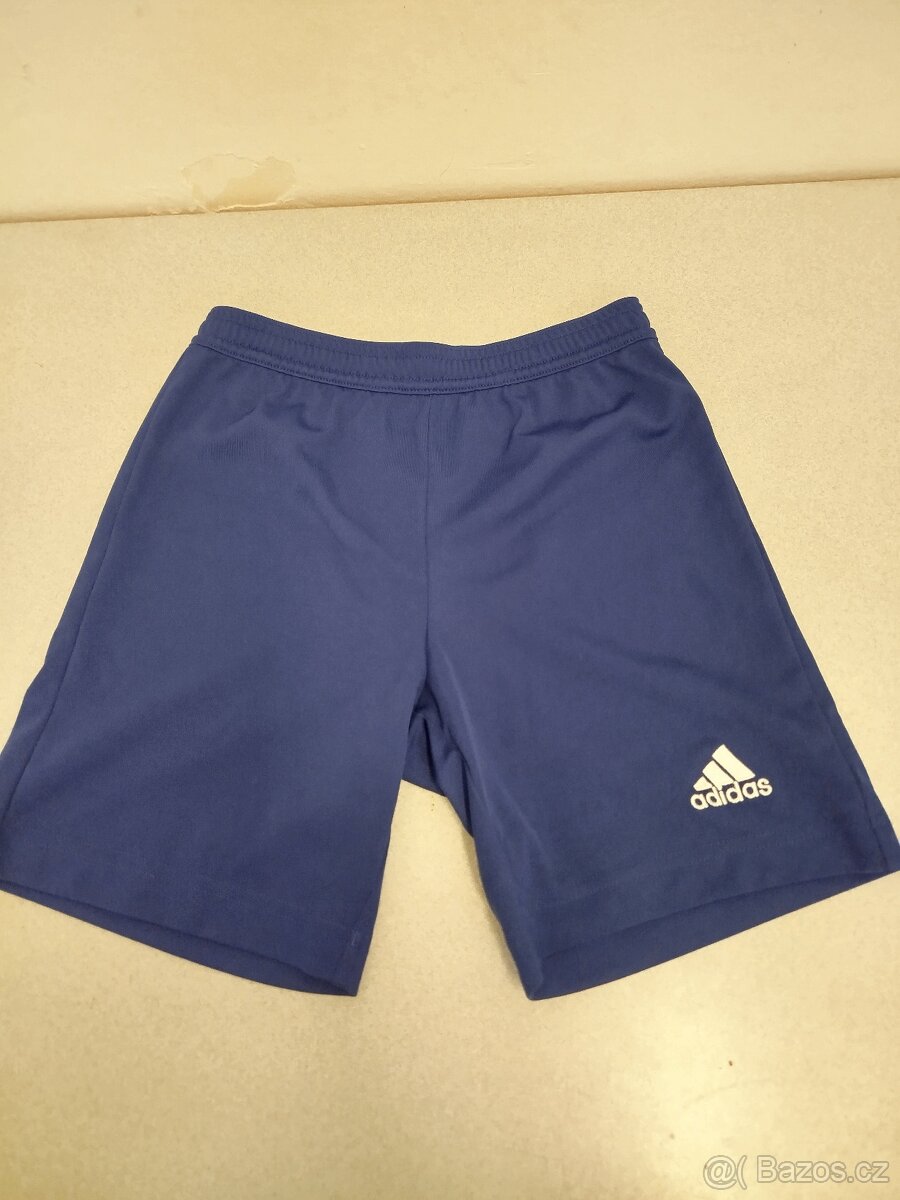 Kraťasy Adidas vel. 140