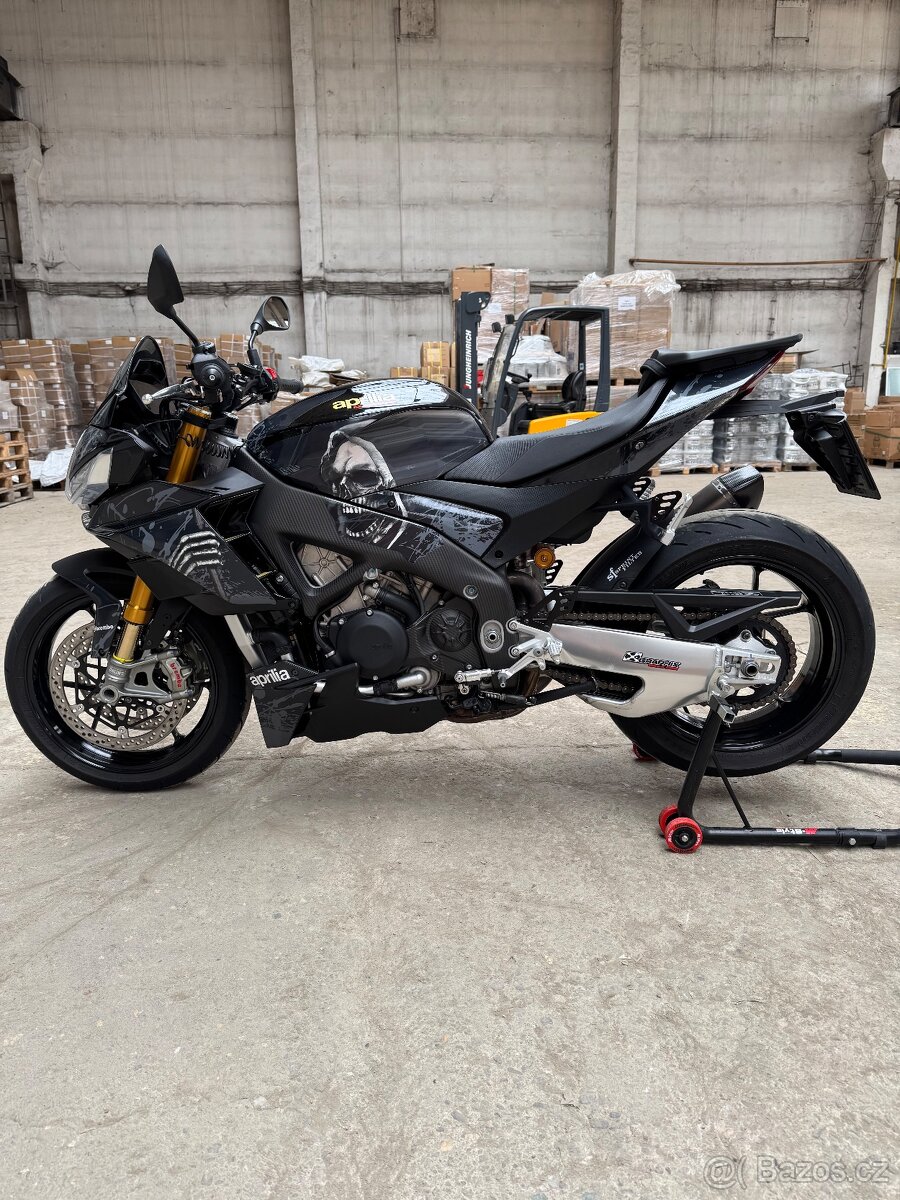 Aprilia Tuono V4 Factory