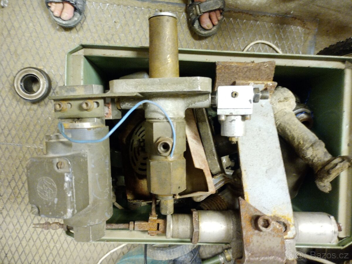 Pro kompresor DK661 a DK331 ventily, válce písty atd.