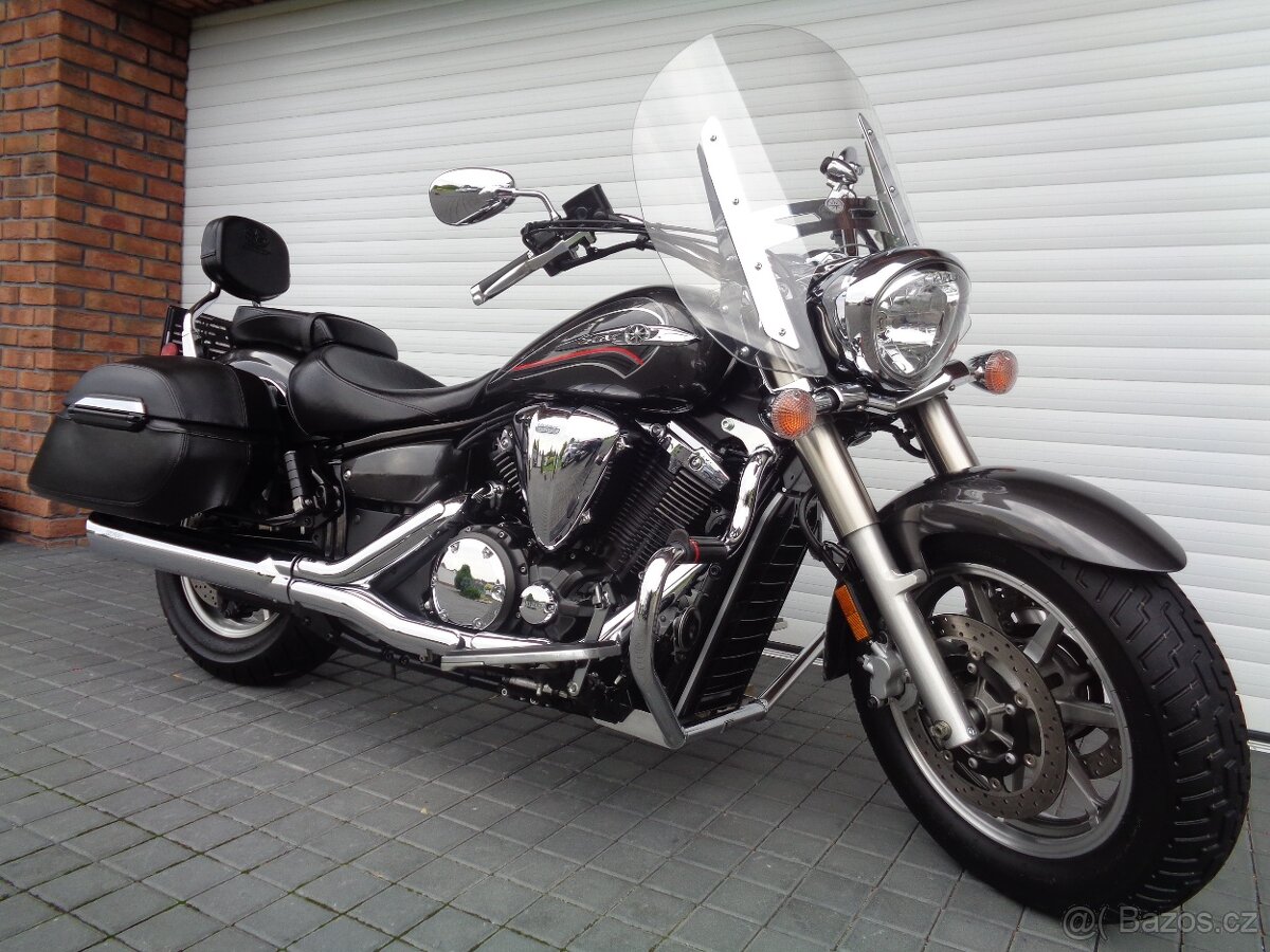 YAMAHA XVS 1300 A Midnight Star. 2012. Velmi pěkná.