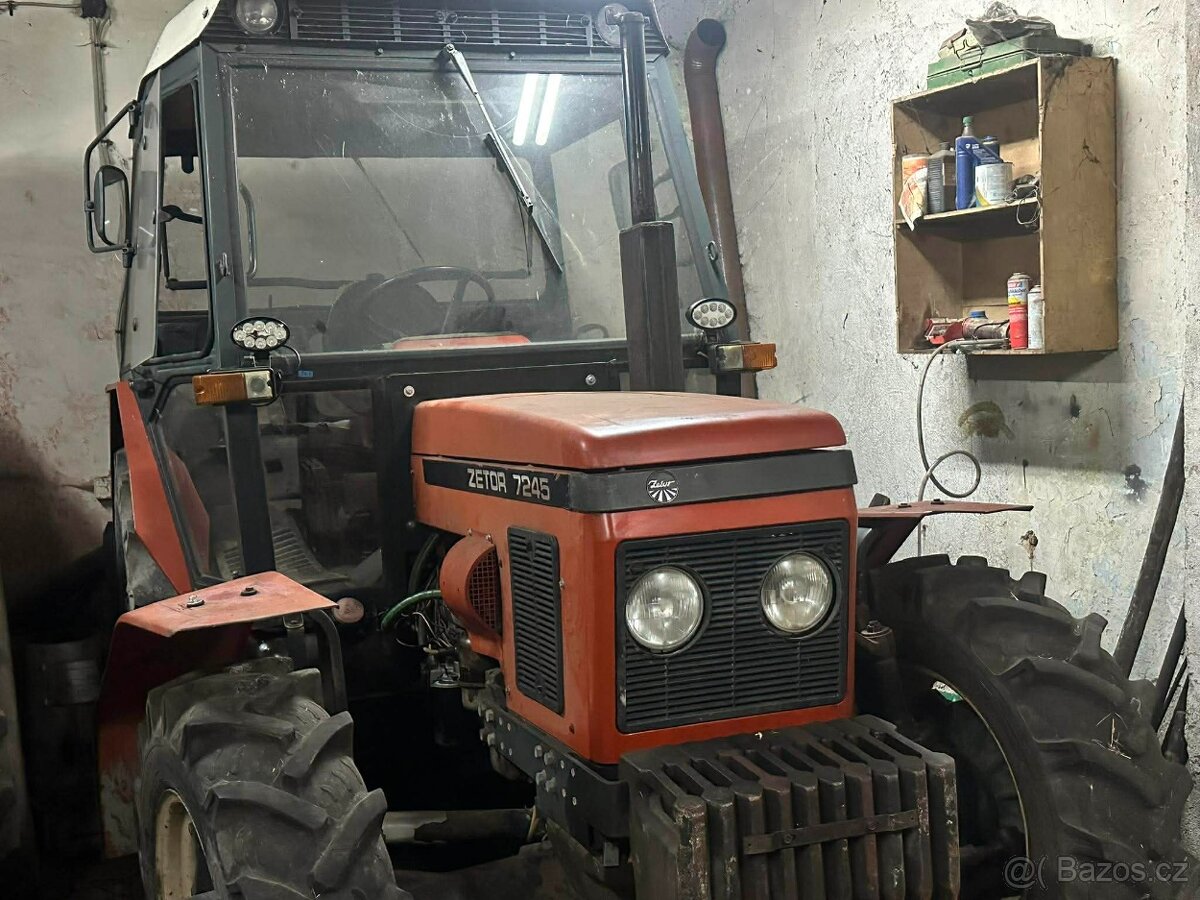 Traktor Zetor 7245, r.v.1990, první majitel, zachovalý stav
